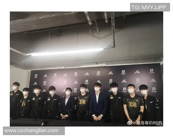 聚焦和平精英团队协作FPX战队的默契与配合探讨 聚焦和平精英团队协作FPX战队的默契与配合探讨