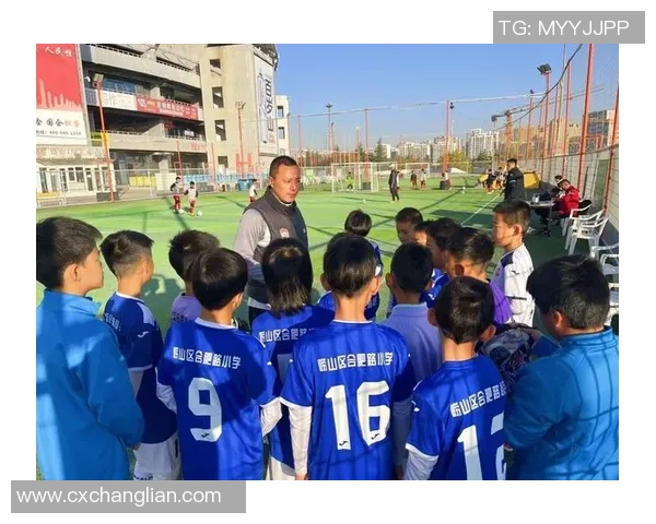 新生足球员的成长之路与挑战探索如何在绿茵场上书写属于自己的传奇